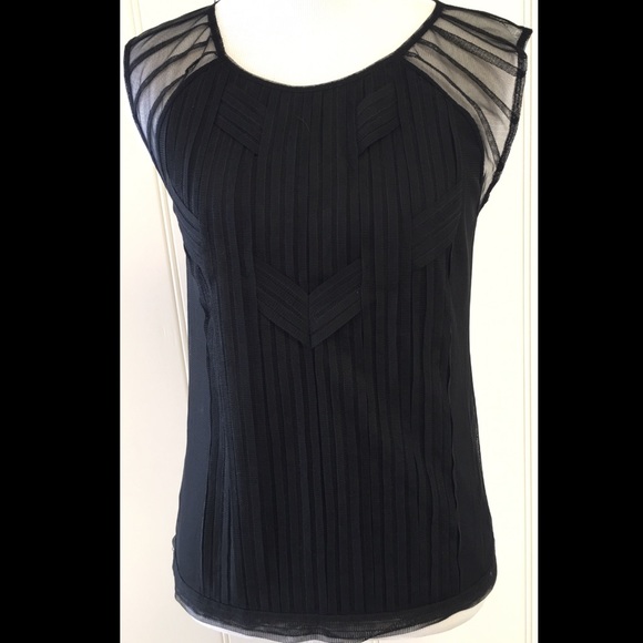 BCBG stunning top!