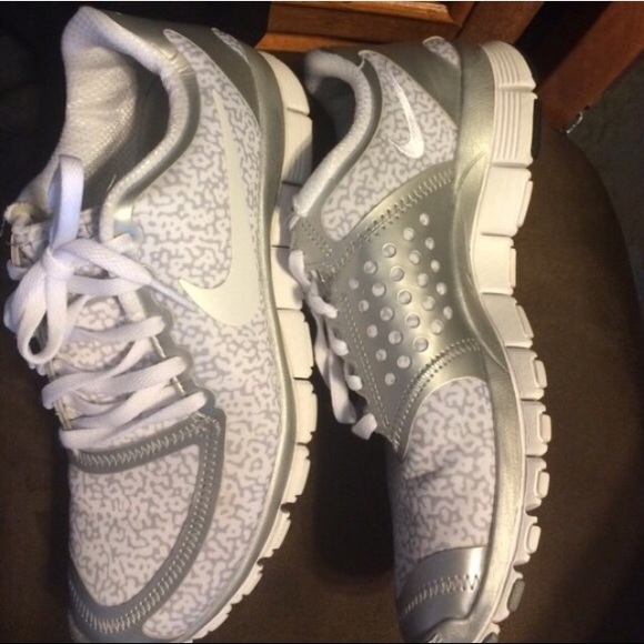 White leopard Nike Free 5.0. **Final price**