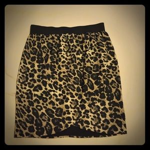 Vince Camuto leopard print skirt