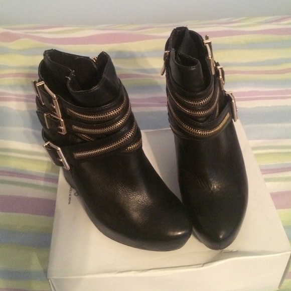 Black BCBGeneration booties