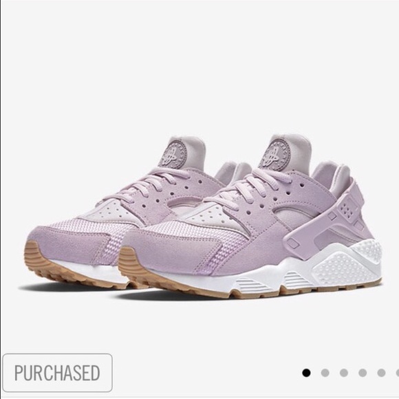 Nike Shoes - Nike spring edition huaraches in lilac