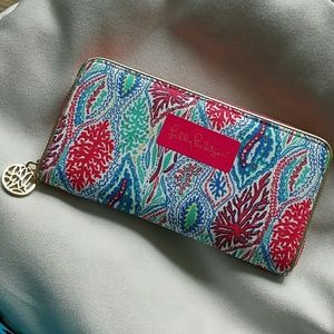 🎉HP🎉LILLY PULITZER Change It Up Continental