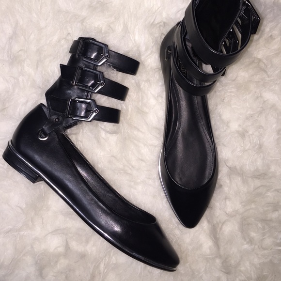 Schutz Strappy Flats. - Picture 3 of 4