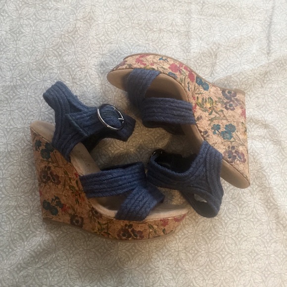 Cork wedges
