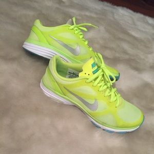 Nike Free TR Fit highlighter yellow