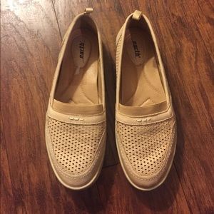 NIB! 👠 Shoes by earth