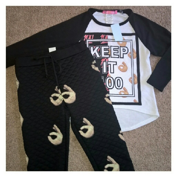 🆕 2pc emoji set