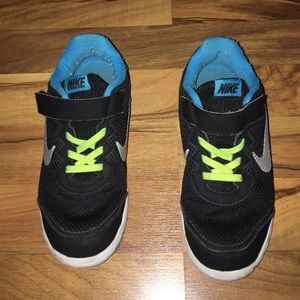 Boys size 2 nikes