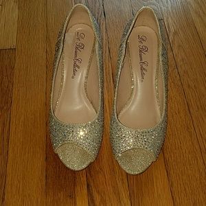 Gorgeous Gold Sequined Wedges