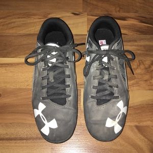 Barely worn boys Under Armour baseball cleats