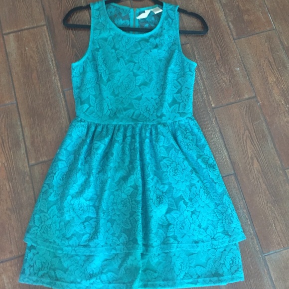 Floral Lace Tiered Midi Dress - Picture 1 of 4