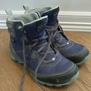 Woman's hiking boots
