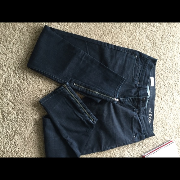 GAP INDIGO Ankle  Jean With Zippers SZ 27  - NEW