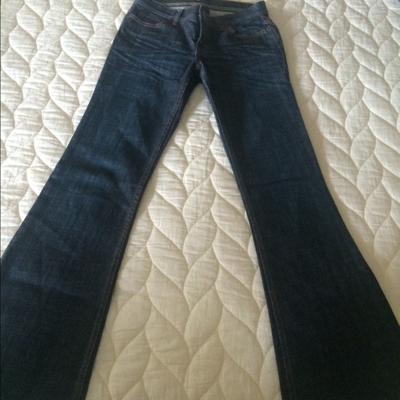 Classic limited jean with chunky back pocket - Picture 3 of 3