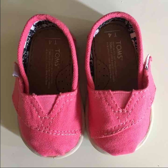 NWOT Pino Baby Toms