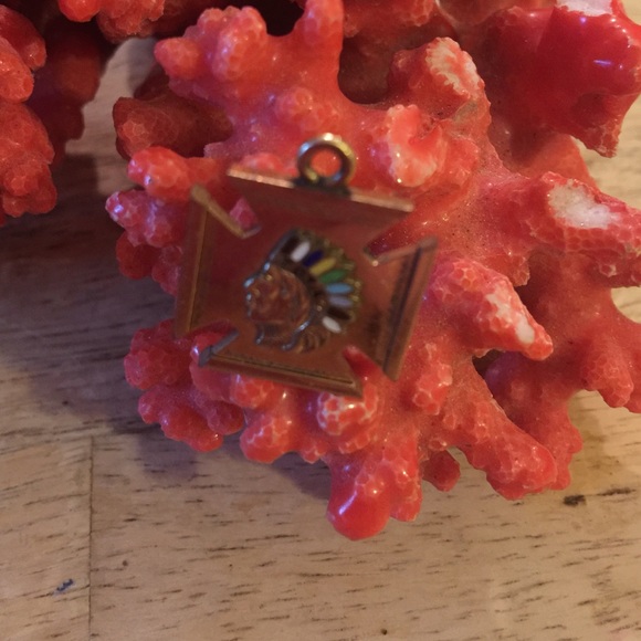 Collectible 12k Tote pendent