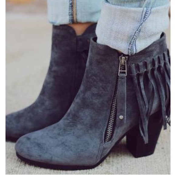 ❤️LAST ONES❤️ Tassel Fringe Back Zip Booties - Picture 2 of 4