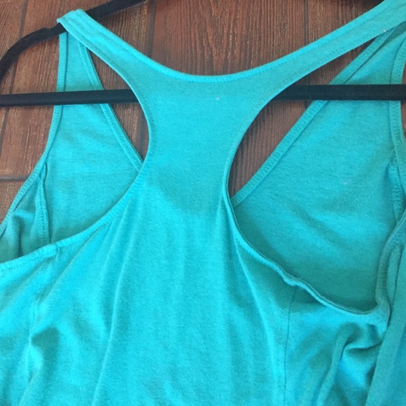 BDG Racerback V-neck Tank - Picture 2 of 3