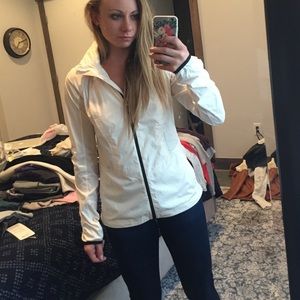 Lululemon Backpack-it jacket