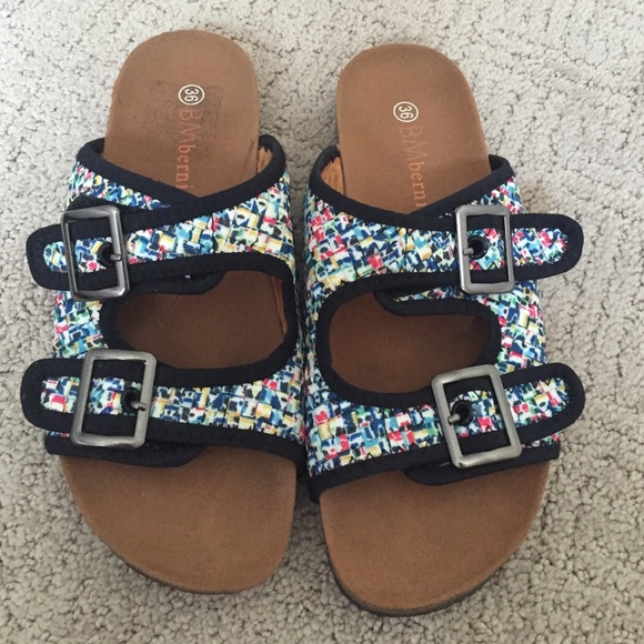 Bernie Mev. sandals