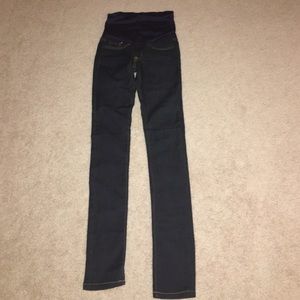 Pink Blush Maternity jeans -dark wash. never worn.
