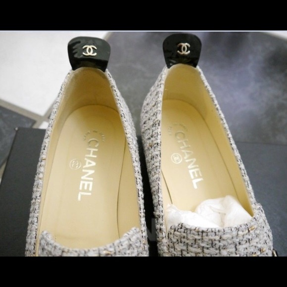 Chanel 16P Tweed Black Cap Toe Charm Moccasins - Picture 3 of 4