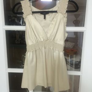 Silky V neck with elastic detail at sleeve