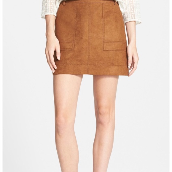 Reduced!!! 🎉🎉Hinge Faux Suede Mini