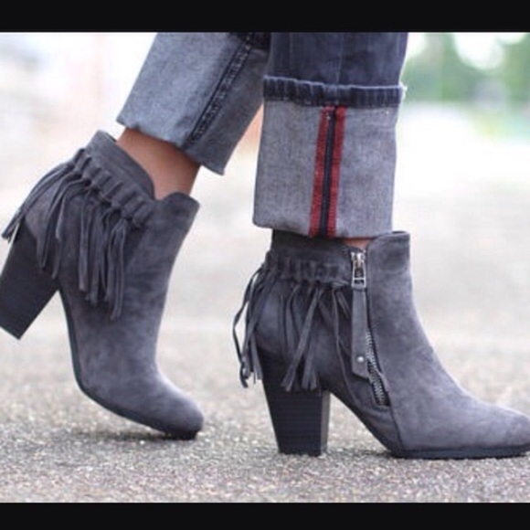 ❤️5.5 BLACK❤️ Fringe Zip Fall Fringe Booties - Picture 3 of 4