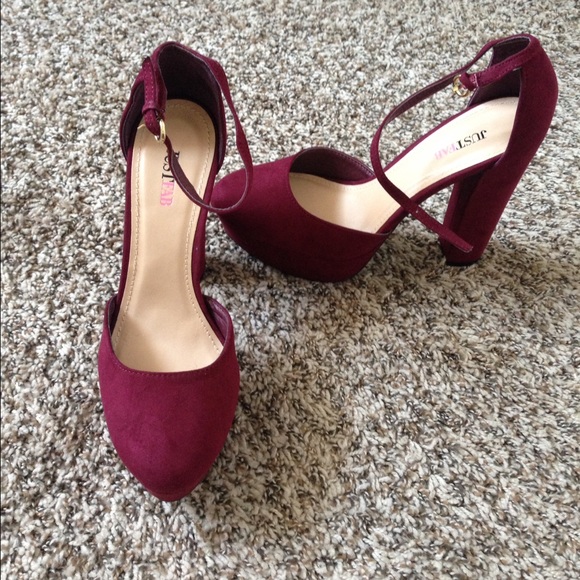 NEVER WORN PLATFORM 9