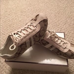 Women's size 8.5 coach sneakers
