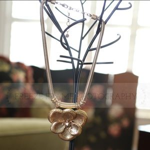 Stella and Dot statement necklace 💕