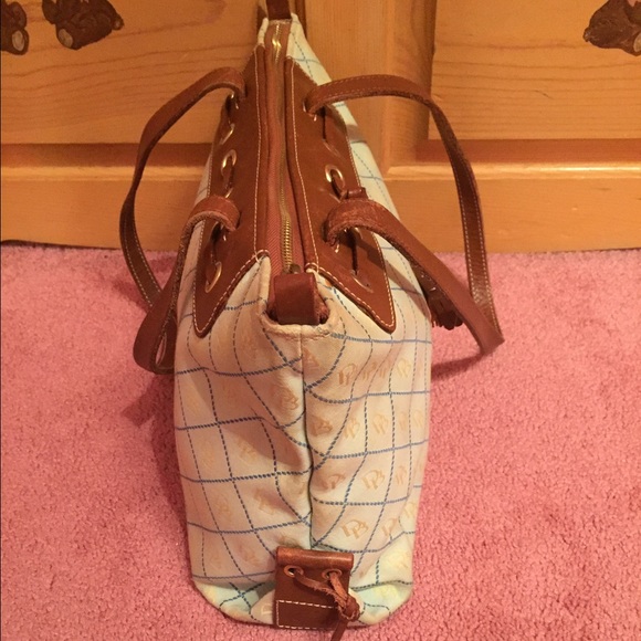 Dooney & Bourke tote bag!!! - Picture 2 of 4
