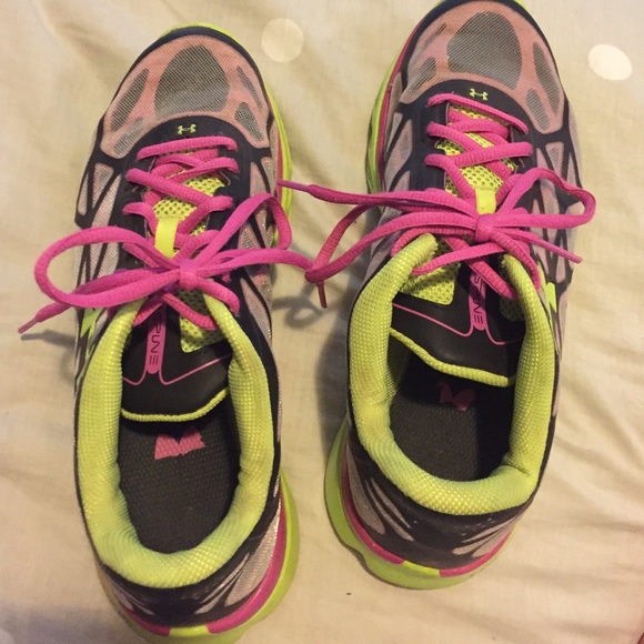 Under armour tennis shoes