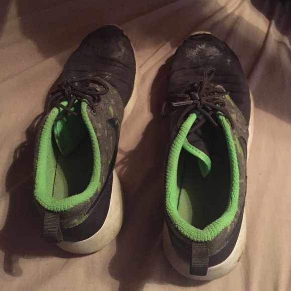 Nike roshe runs
