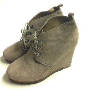 Steve Madden Wedge Booties. Sexy ankle cut!