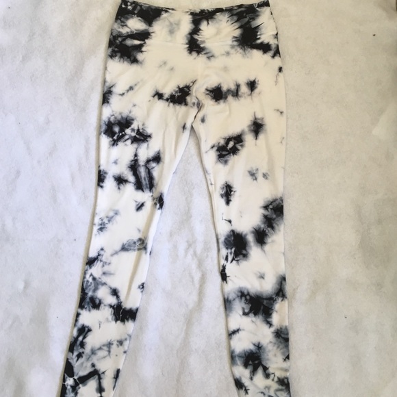 Nike tie-dye leggings