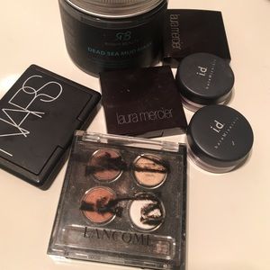 Dead Sea mud mask, eye shadows and a bronzer