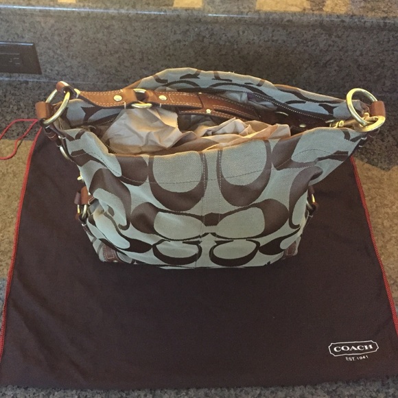 New Coach Authentic Shoulder Purse