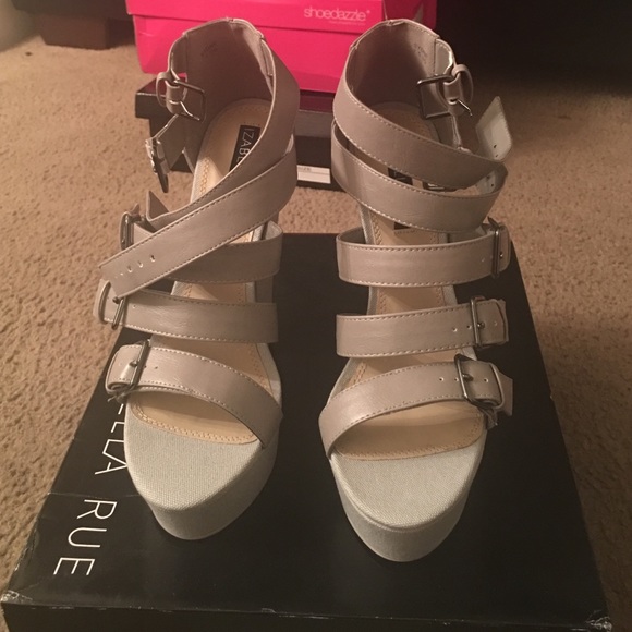Grey heels - Picture 1 of 4