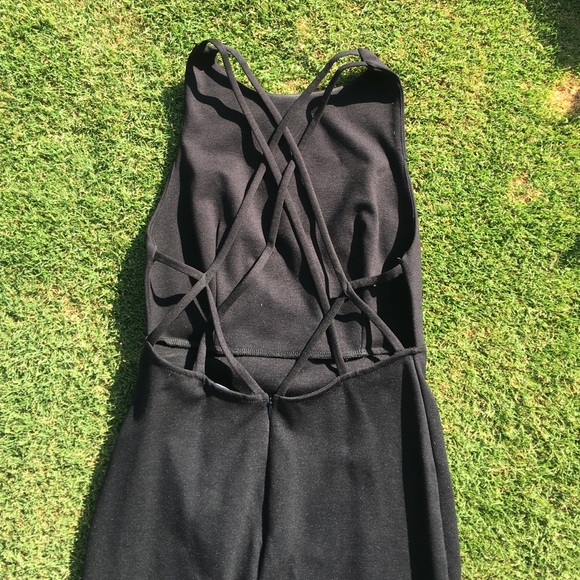 Little black dress with open back - Picture 2 of 2