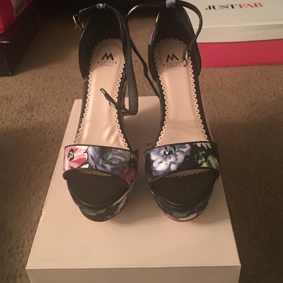 Colorful wedges - Picture 1 of 4