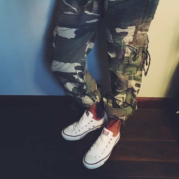 Hollister Camo Capris