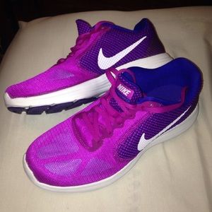 New Nike Revolution 3 Shoes