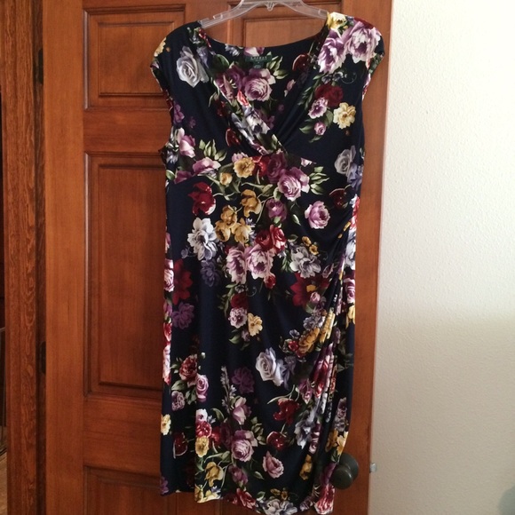 Gorgeous Floral Ralph Lauren Dress 18