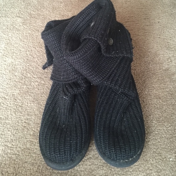 Black Classic Cardy Uggs