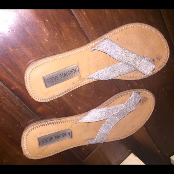 SILVER FLIP FLOP SANDALS