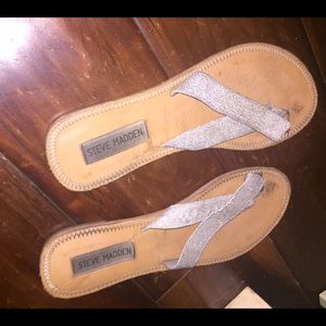 SILVER FLIP FLOP SANDALS