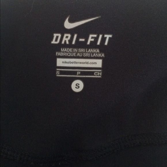 SOLD 💖 Nike Dri Fit cropped black pants - Picture 4 of 4