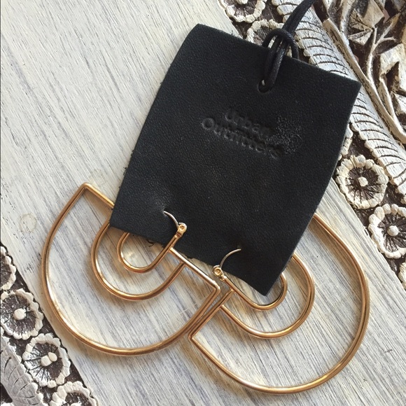 Gold Retro Half Hoop Earrings ✌🏼️